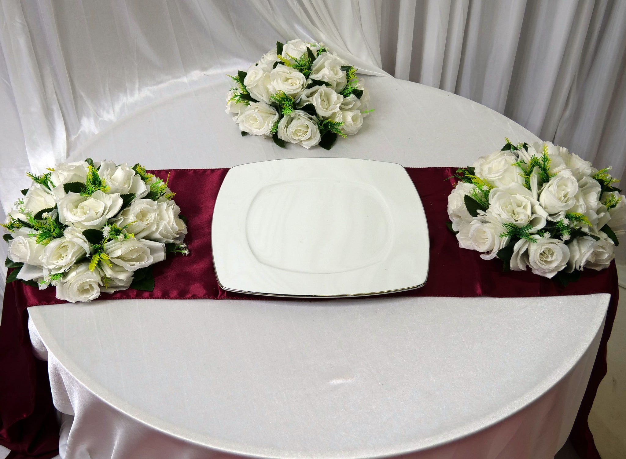 Location - Grande assiette blanche carrée premium bords argenté