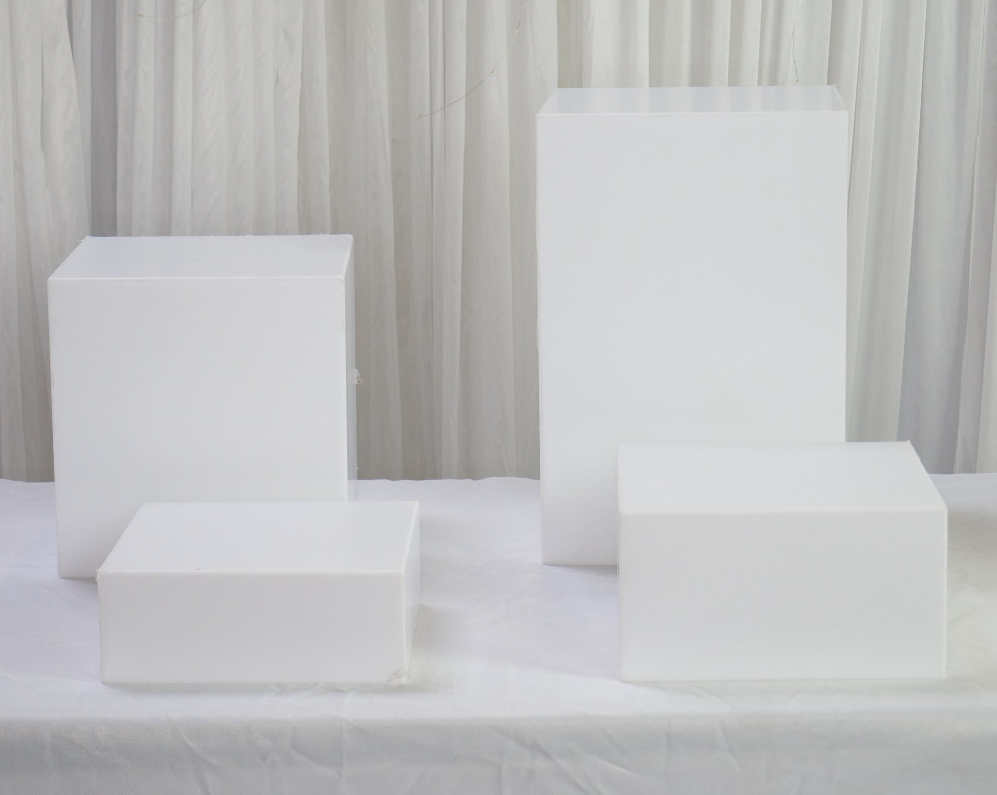 Location - Support Cube Acrylique pour Buffet Blanc - 4 Pièces