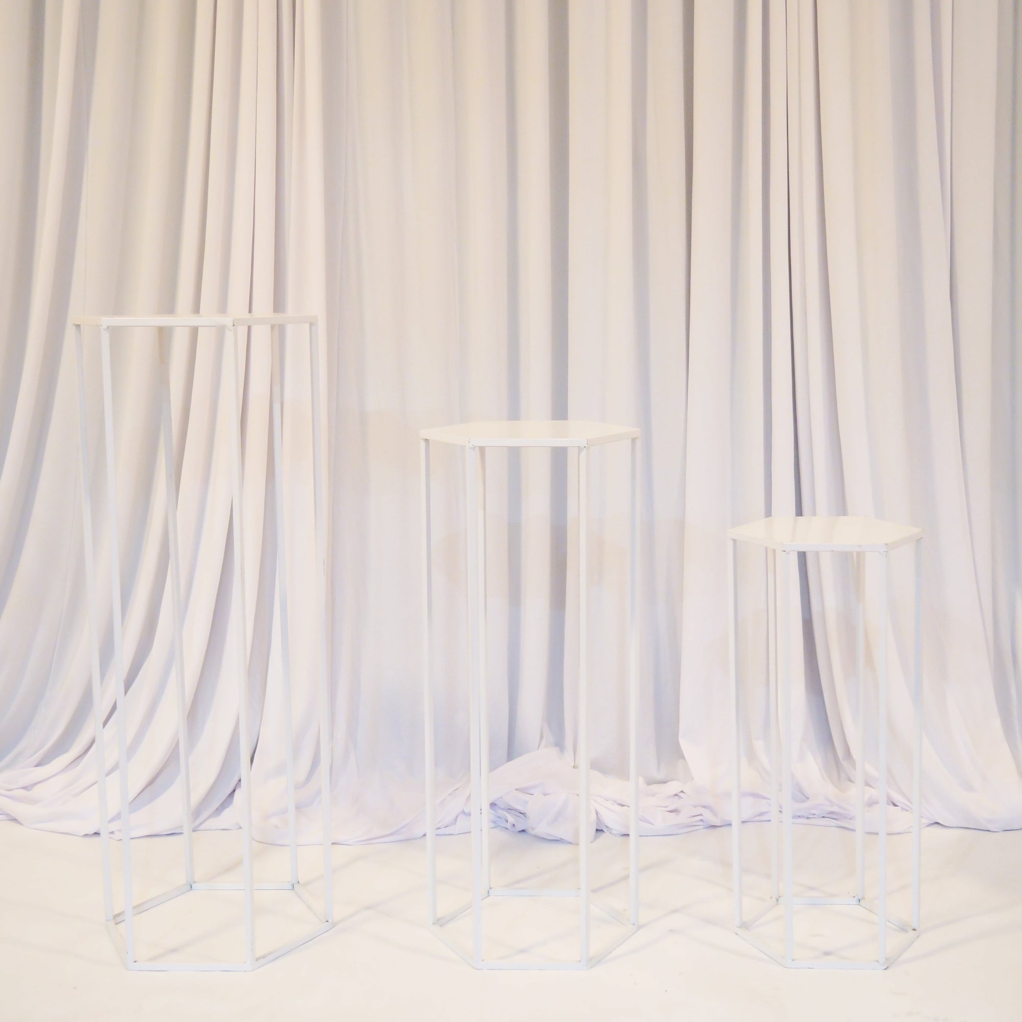 Location - Lot de 3 sellettes hexagonales en Métal de couleur blanc