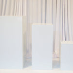 Location - Colonnes rectangulaires métalliques blanches par 3