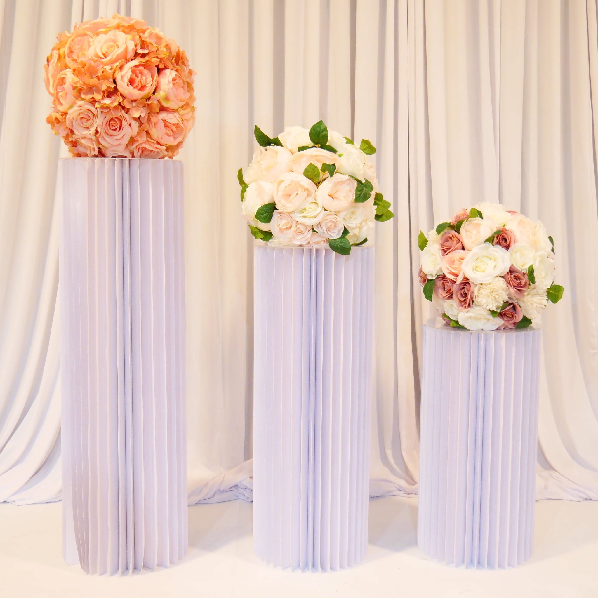 Location - Colonnes cylindriques pliables blanches par 3