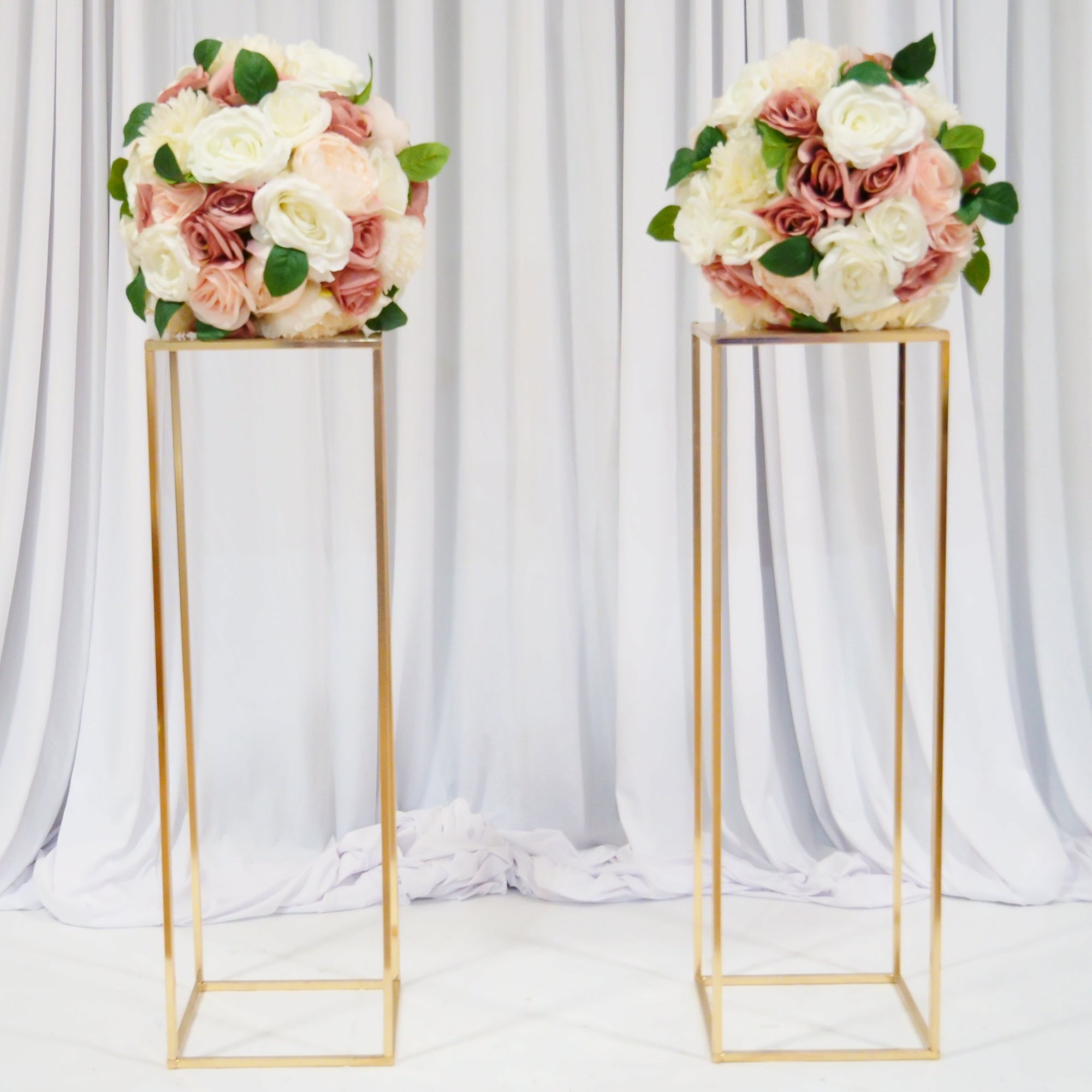 Location - Allée centrale décorée - Récital Doré 80