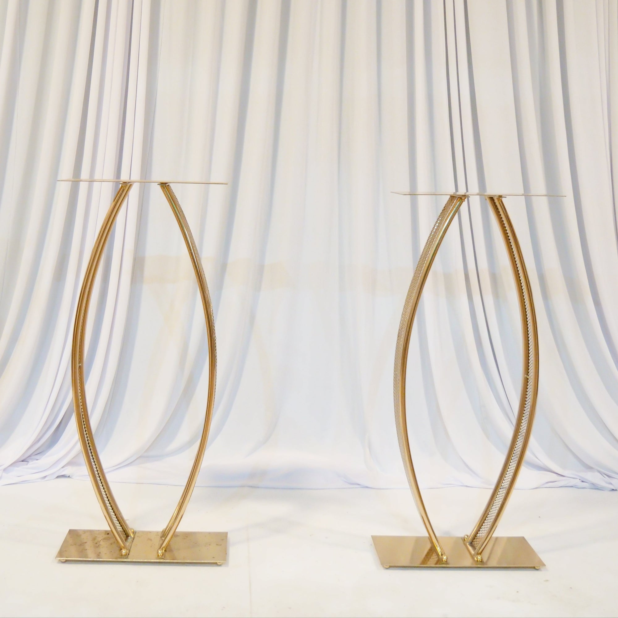 Location - Allée centrale décorée - Likes Doré