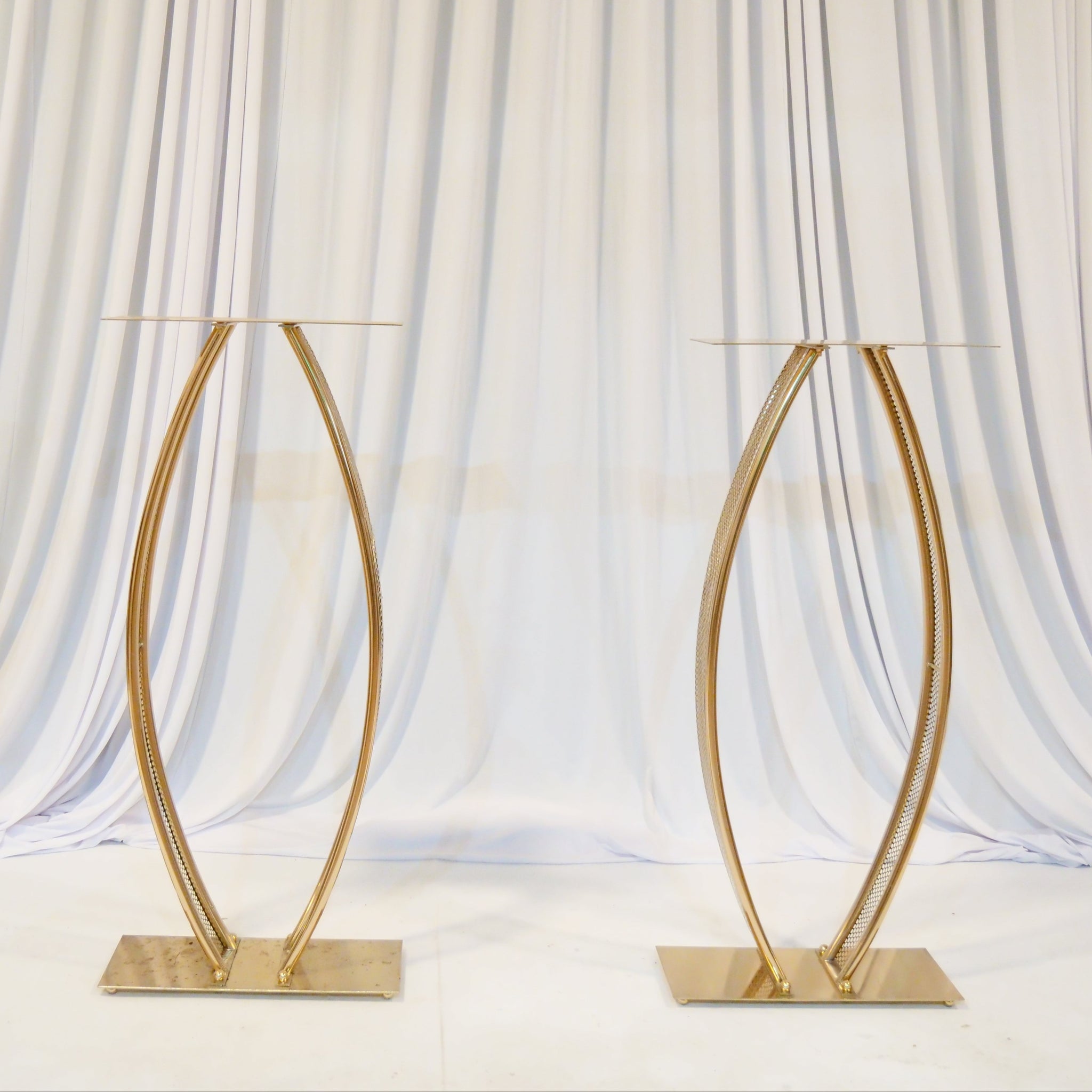 Location - Allée centrale décorée - Likes Doré