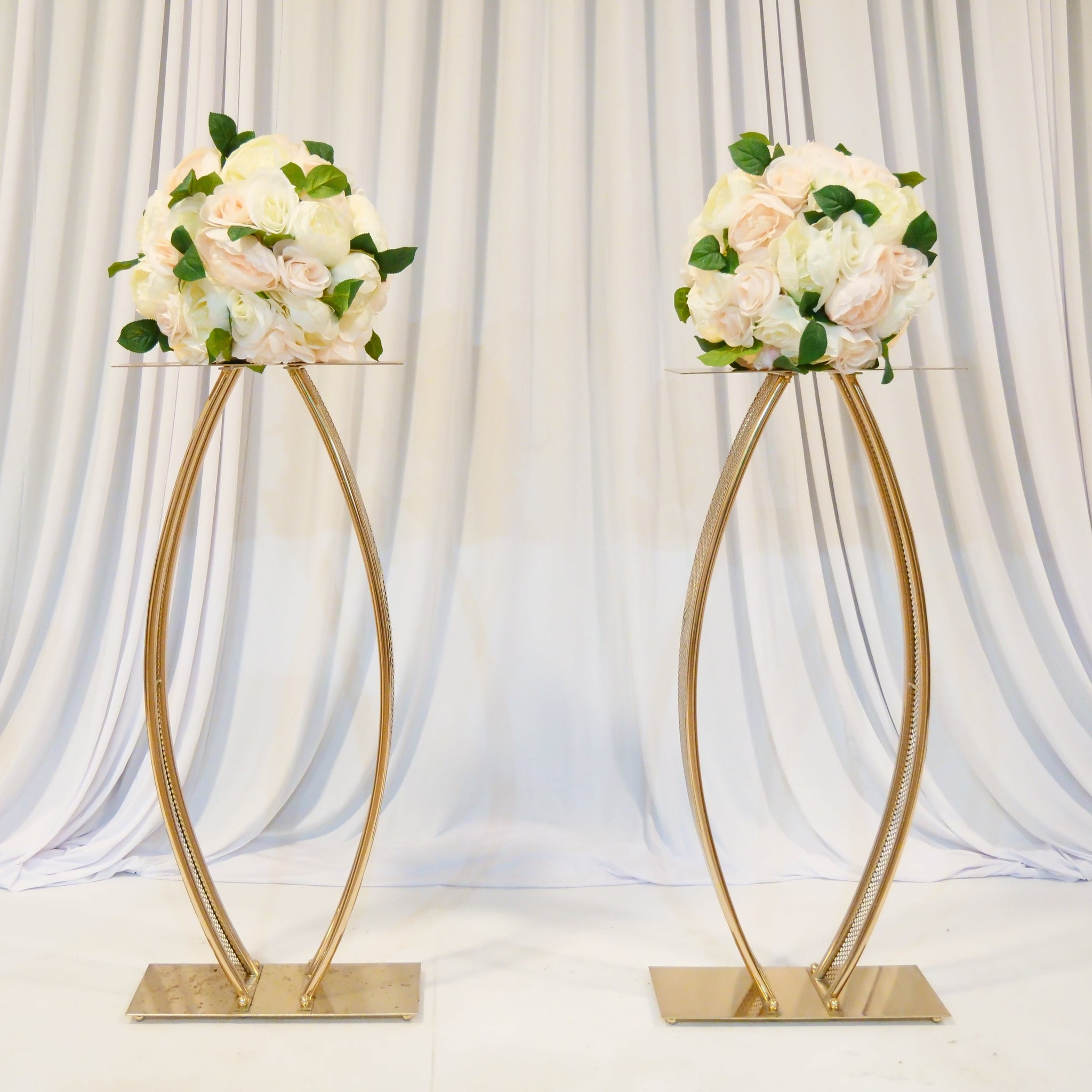 Location - Allée centrale décorée - Likes Doré