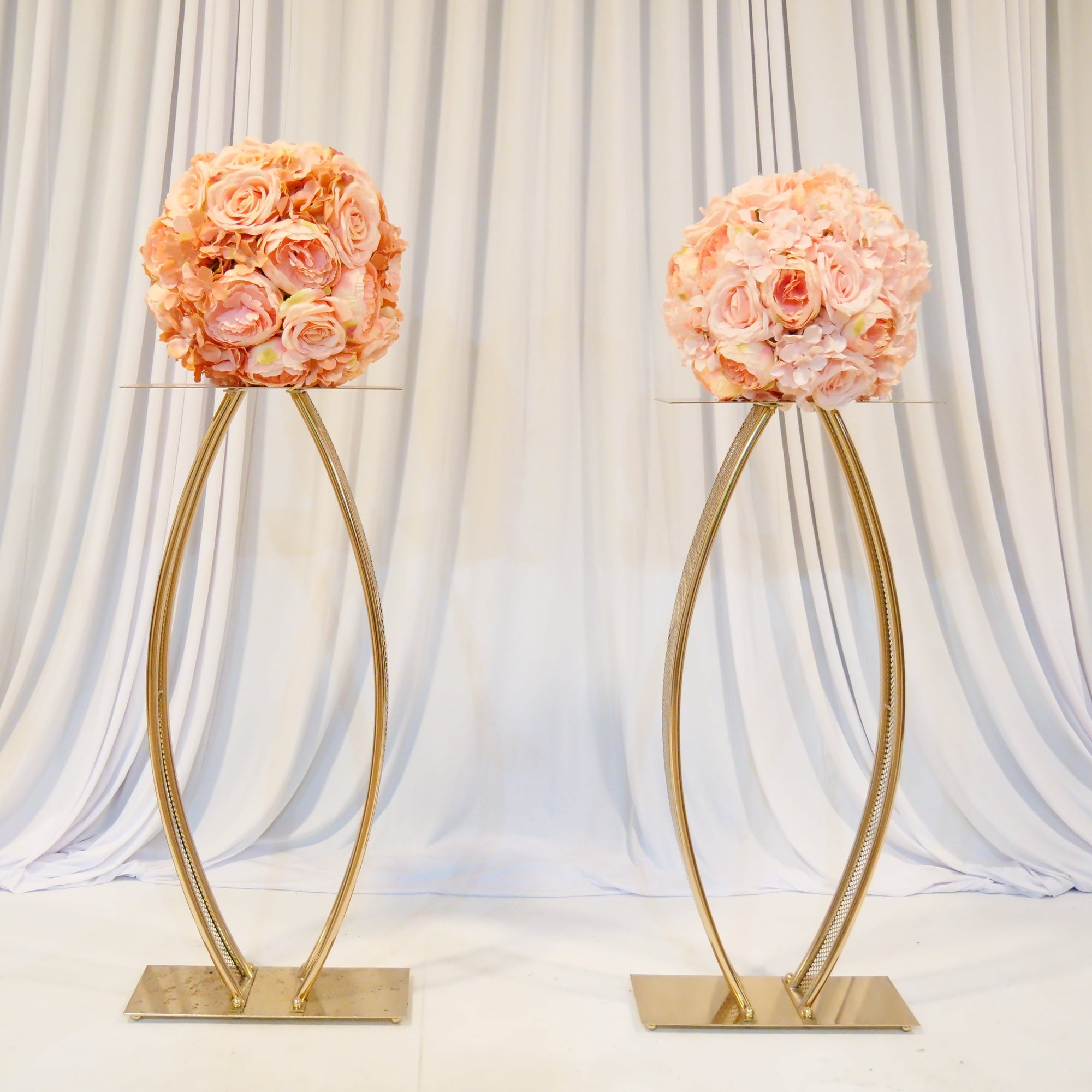 Location - Allée centrale décorée - Likes Doré