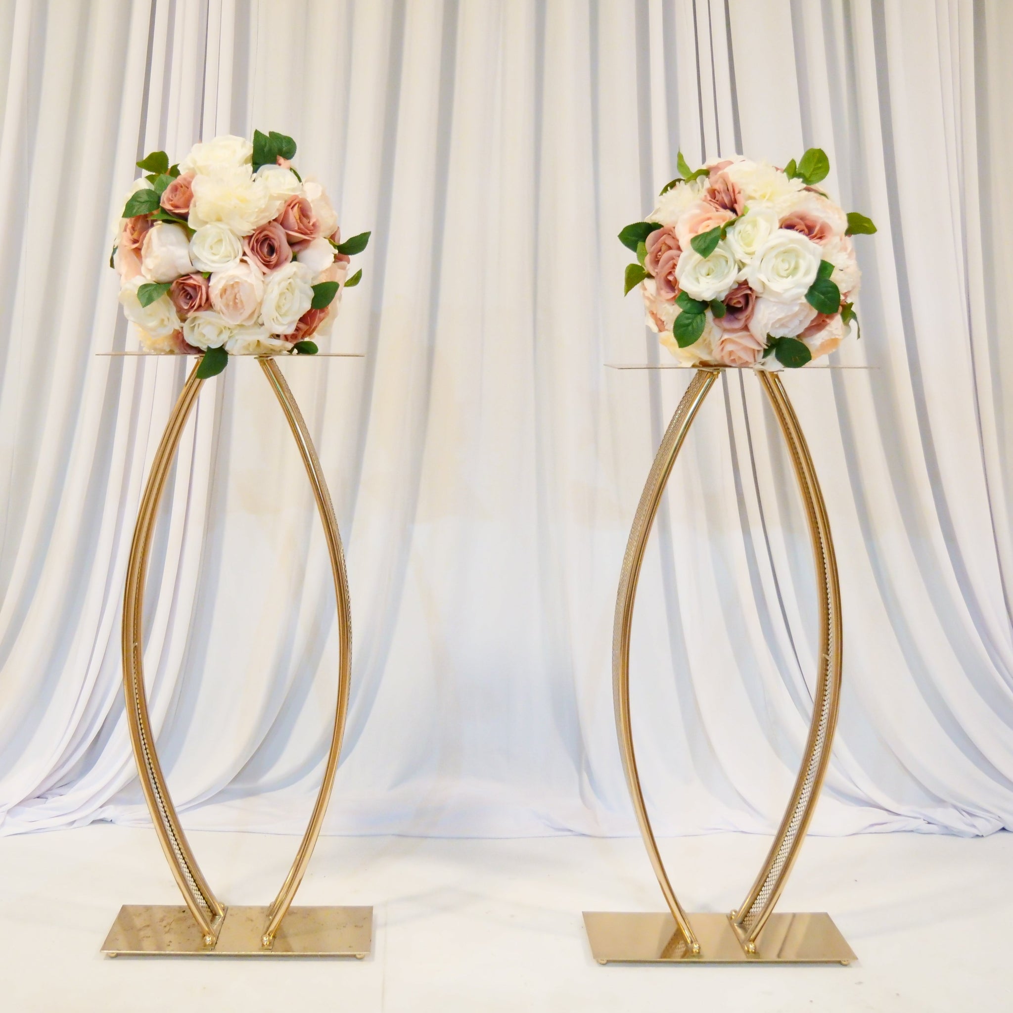 Location - Allée centrale décorée - Likes Doré