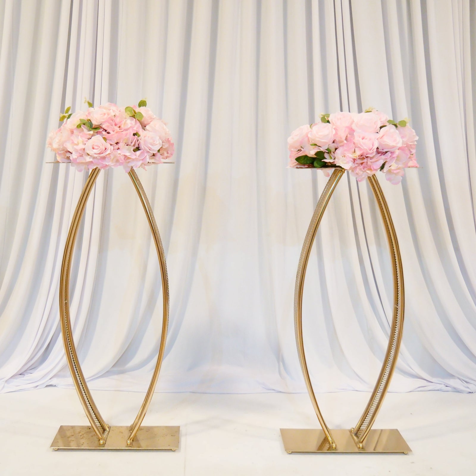 Location - Allée centrale décorée - Likes Doré