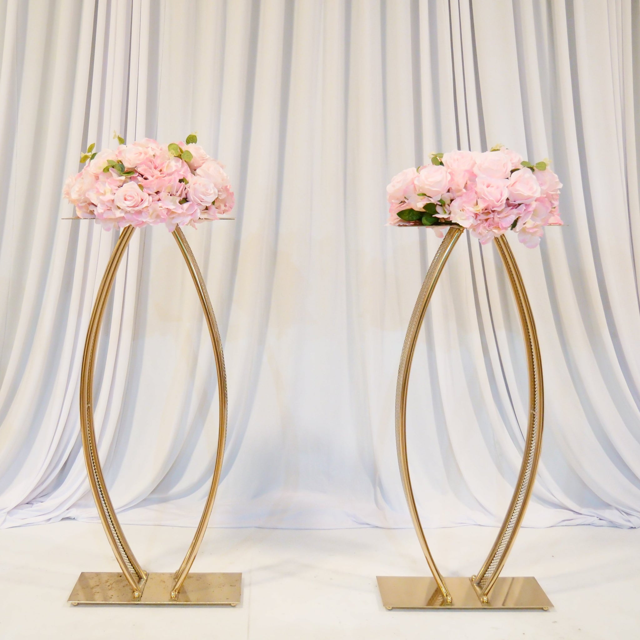 Location - Allée centrale décorée - Likes Doré