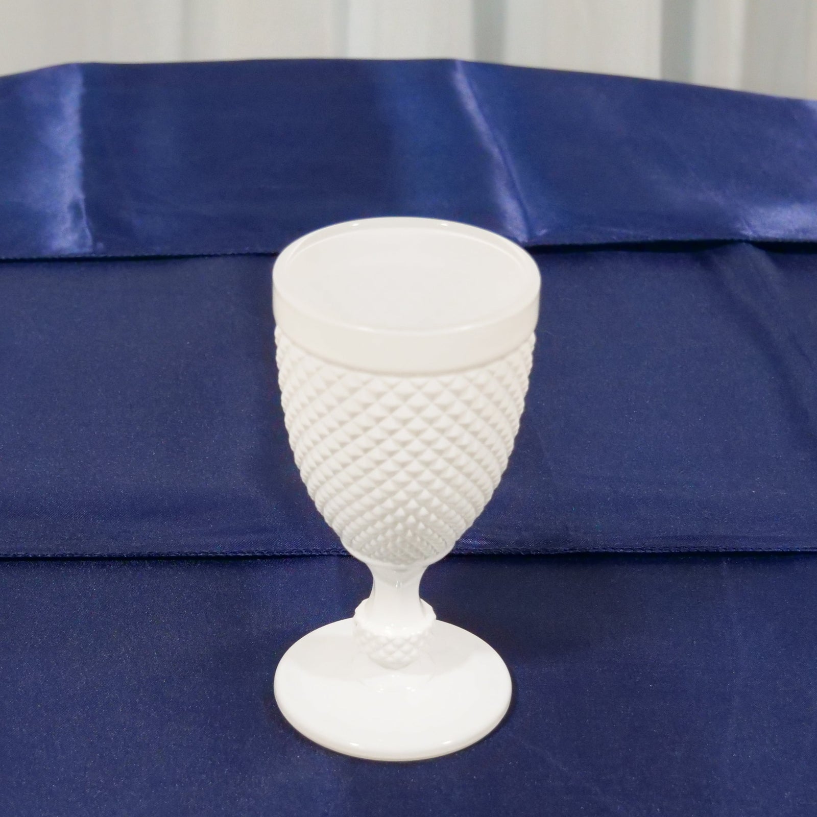 Location - Verre à vin en verre blanc NELA