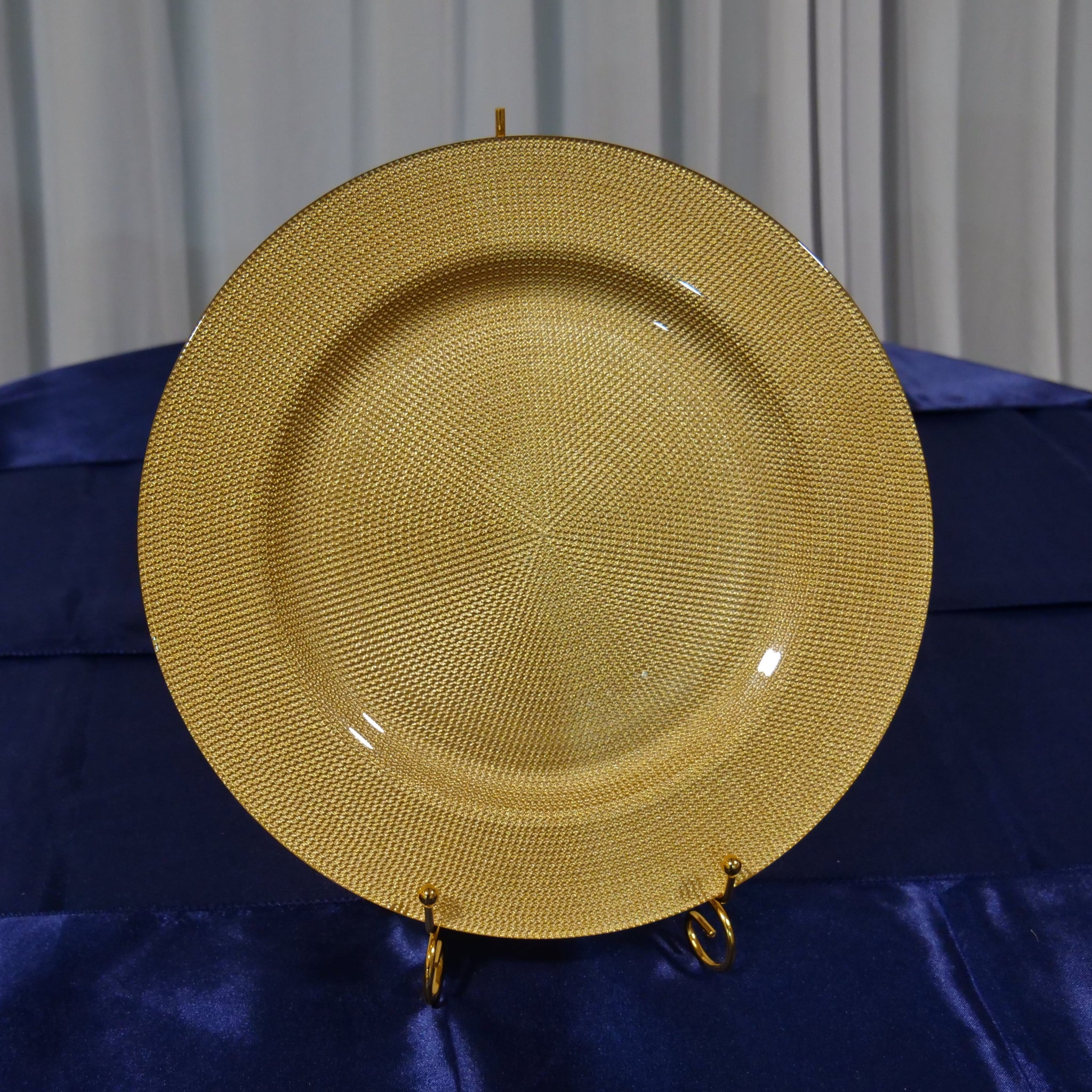 Location - Grand plat rond porte assiette IXY Doré