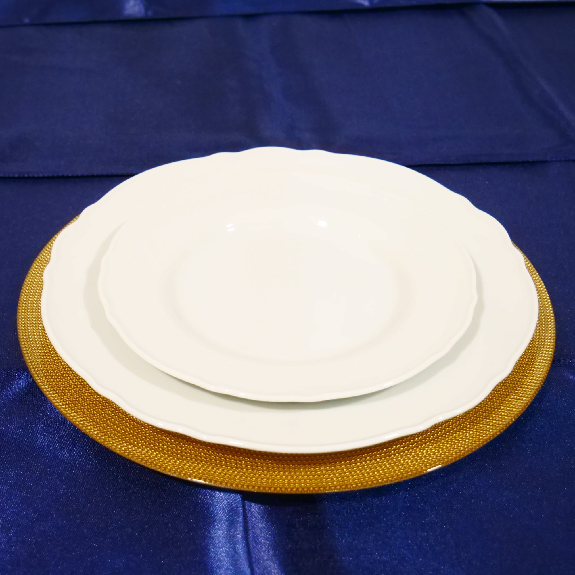 Location - Grand plat rond porte assiette IXY Doré