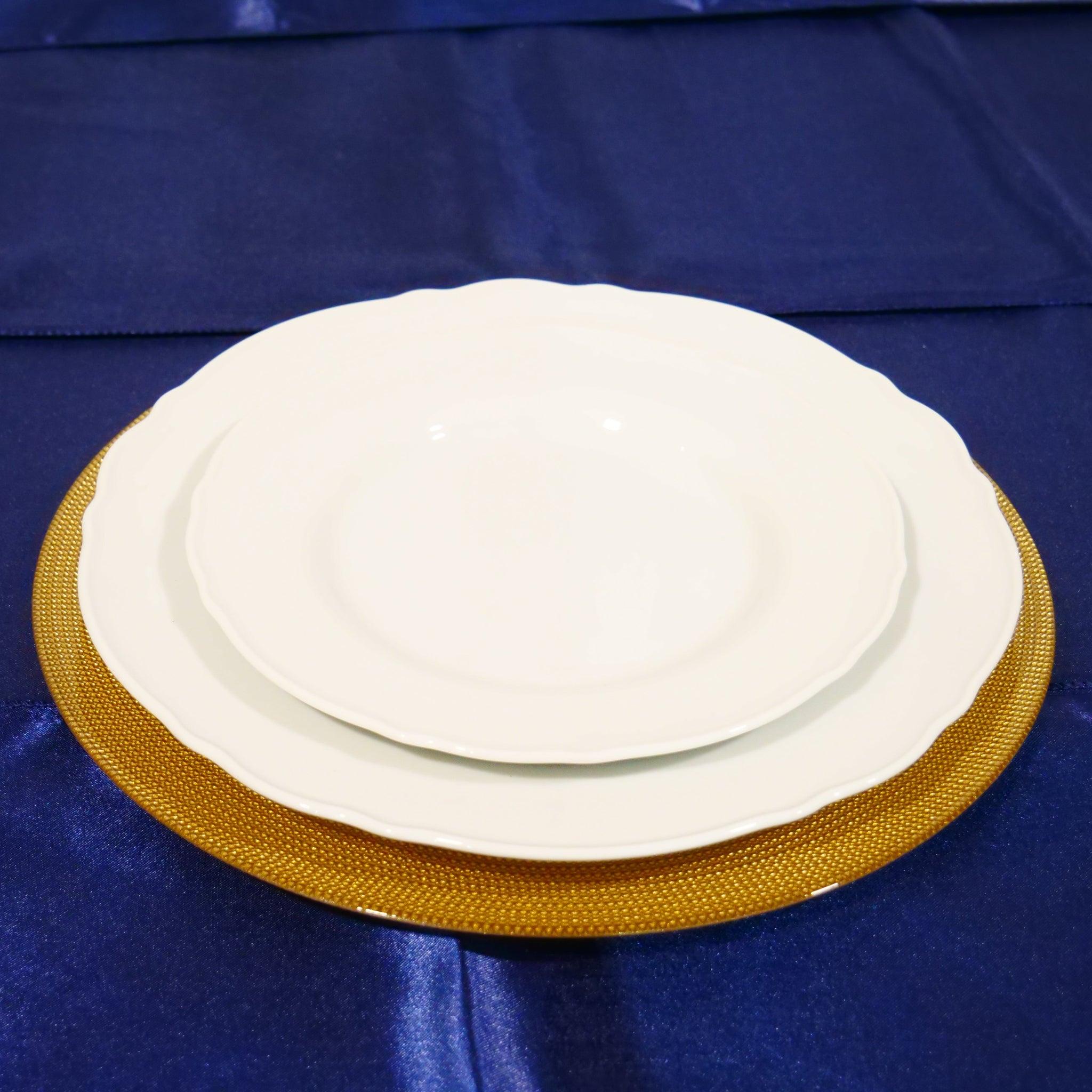 Location - Grand plat rond porte assiette IXY Doré