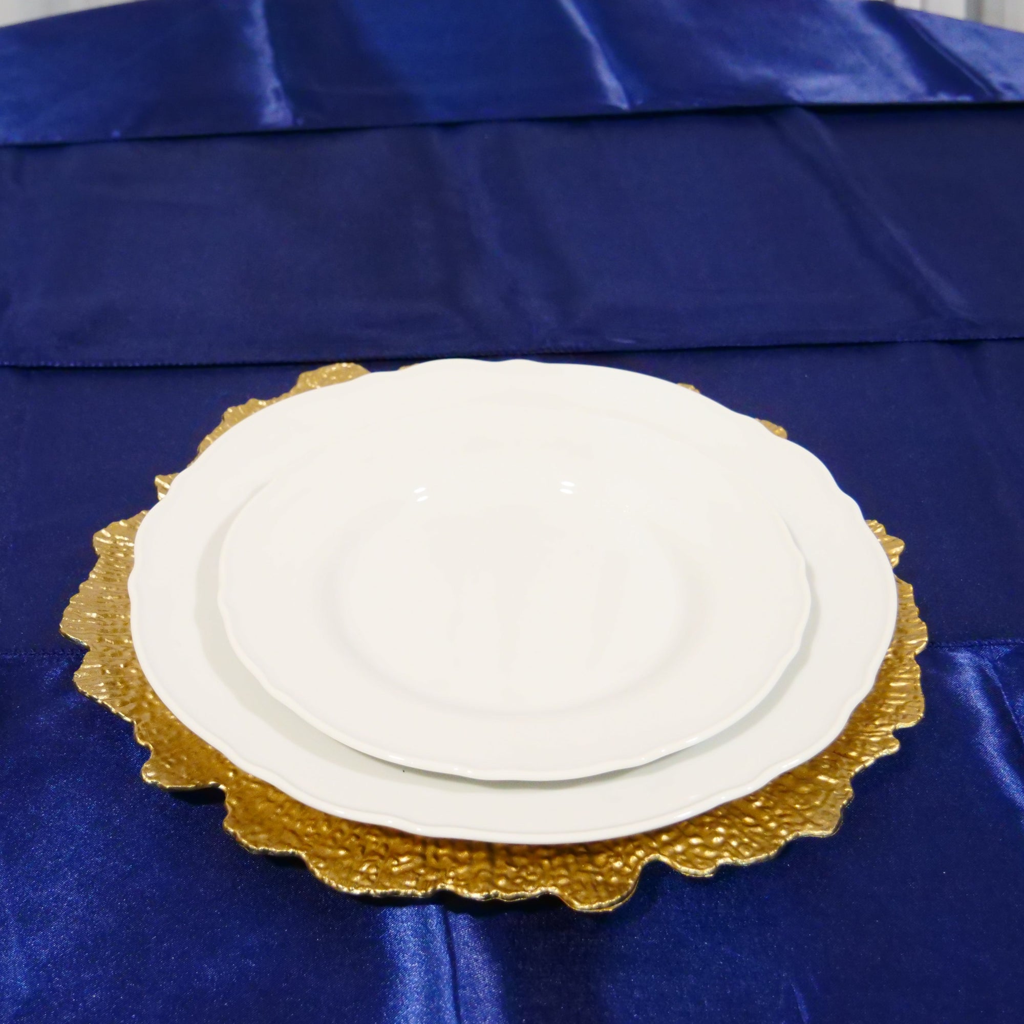 Location - Grand plat rond porte assiette doré premium