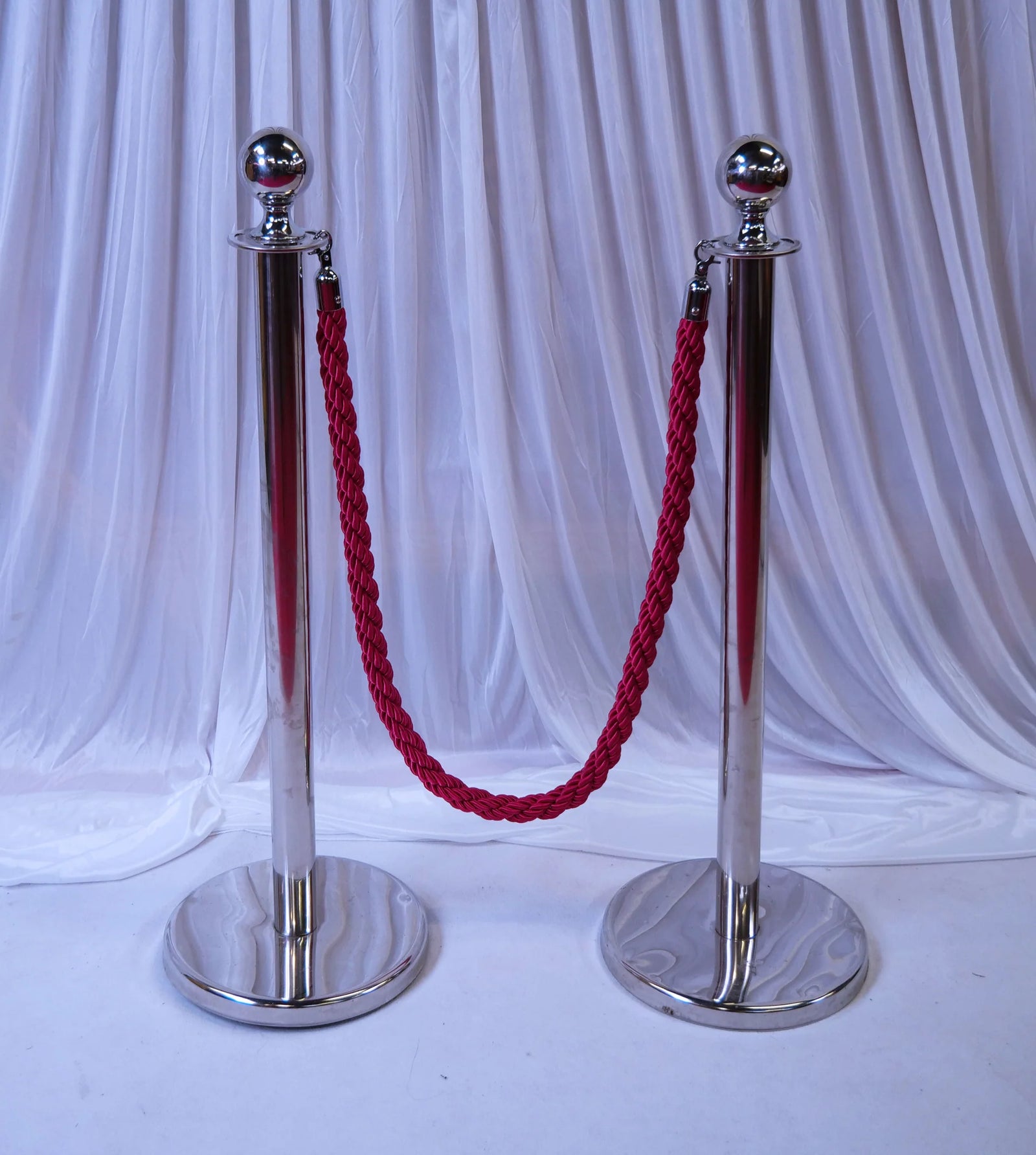 Location - Allée centrale décorée - Barrières de Sécurité ARGENT