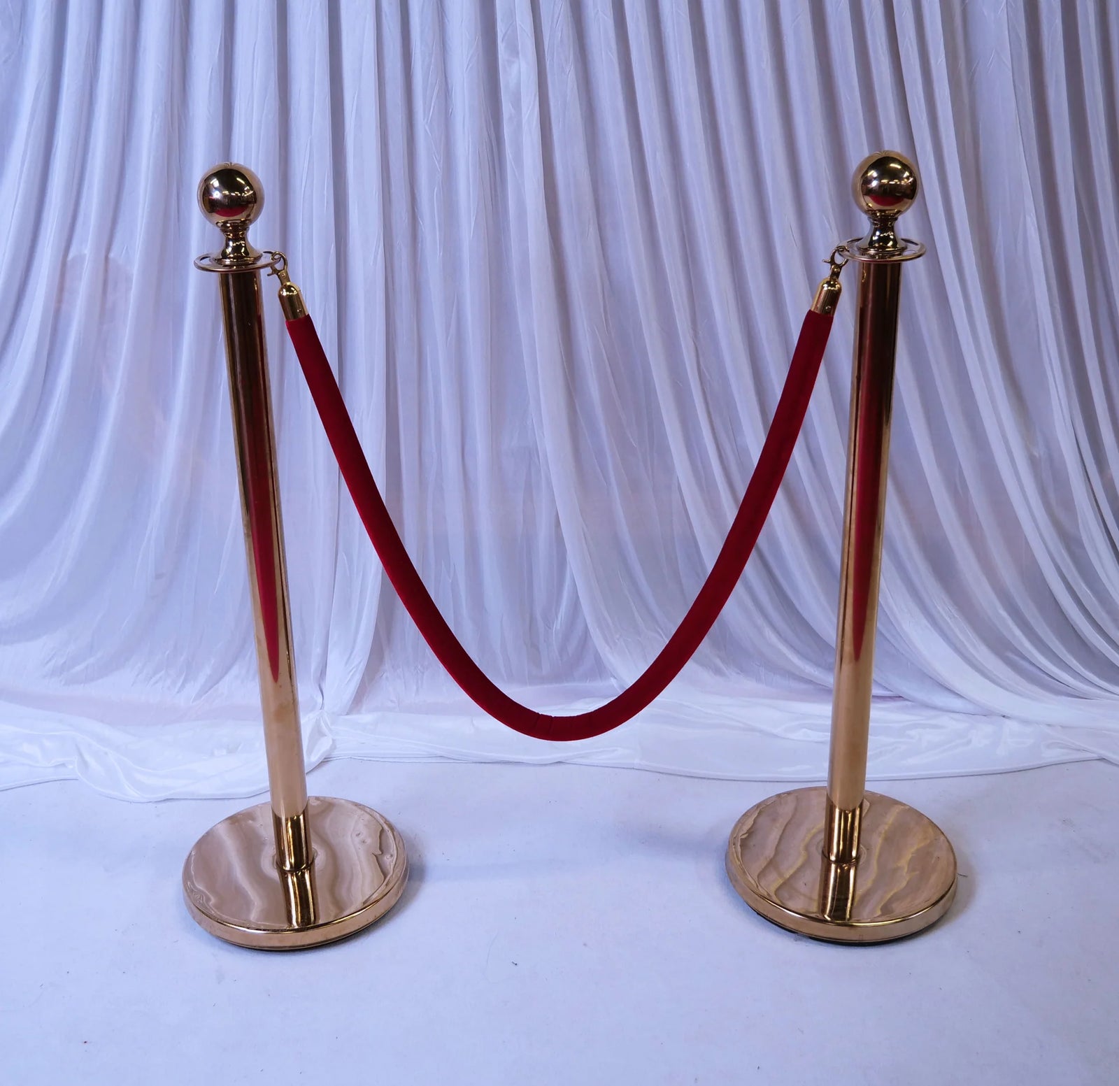 Location - Allée centrale décorée - Barrières de Sécurité OR