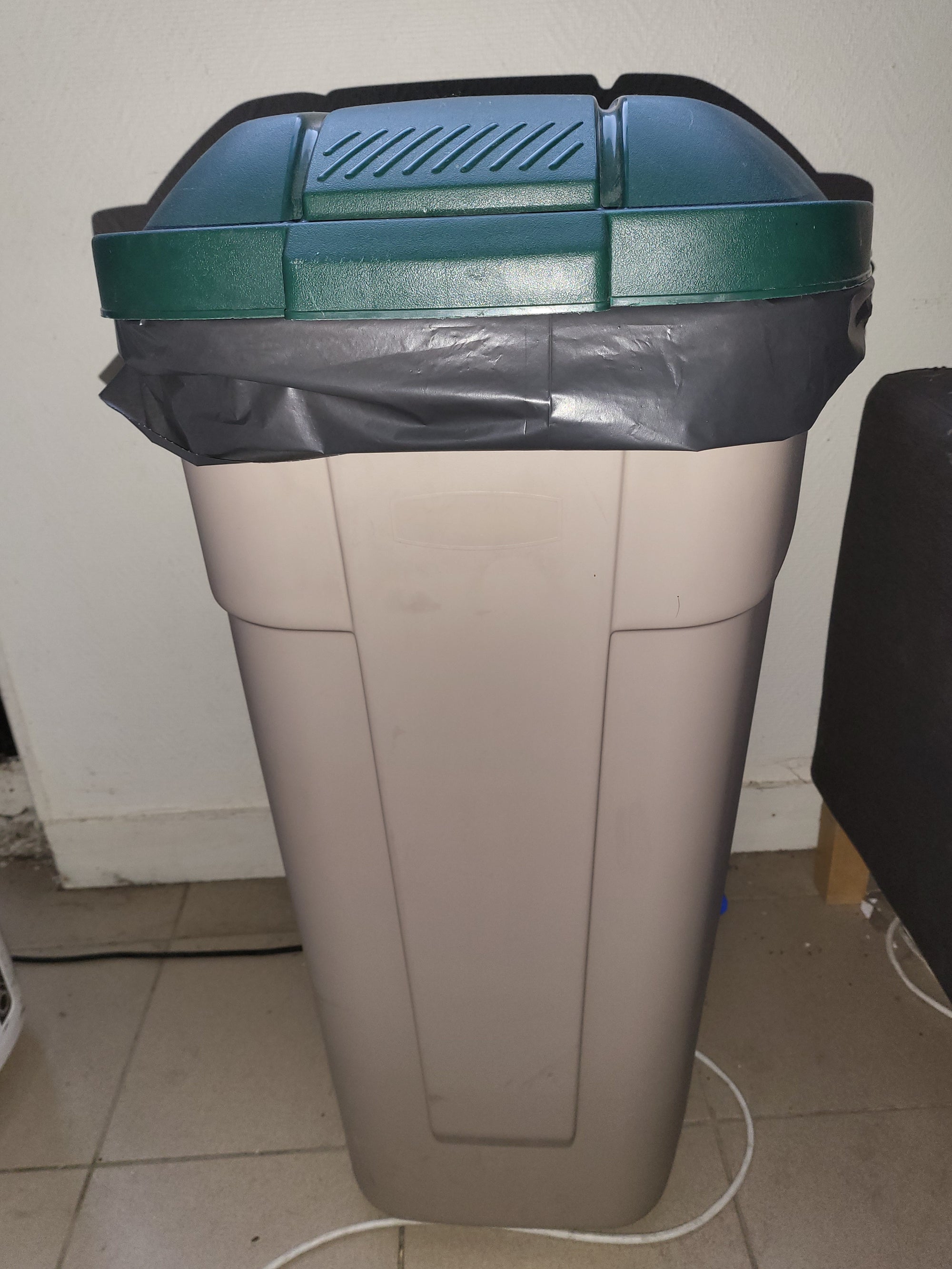 Location - Conteneur/poubelle 2 roues 100 Litres