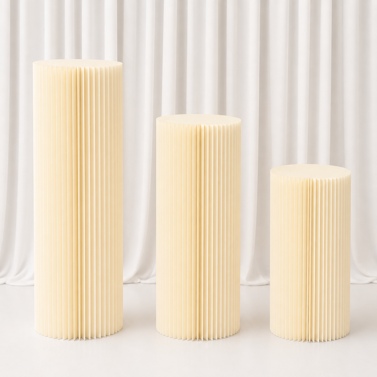 Location - Colonnes cylindriques pliables couleur ivoire par 3 [COLCYPLIIVX3]