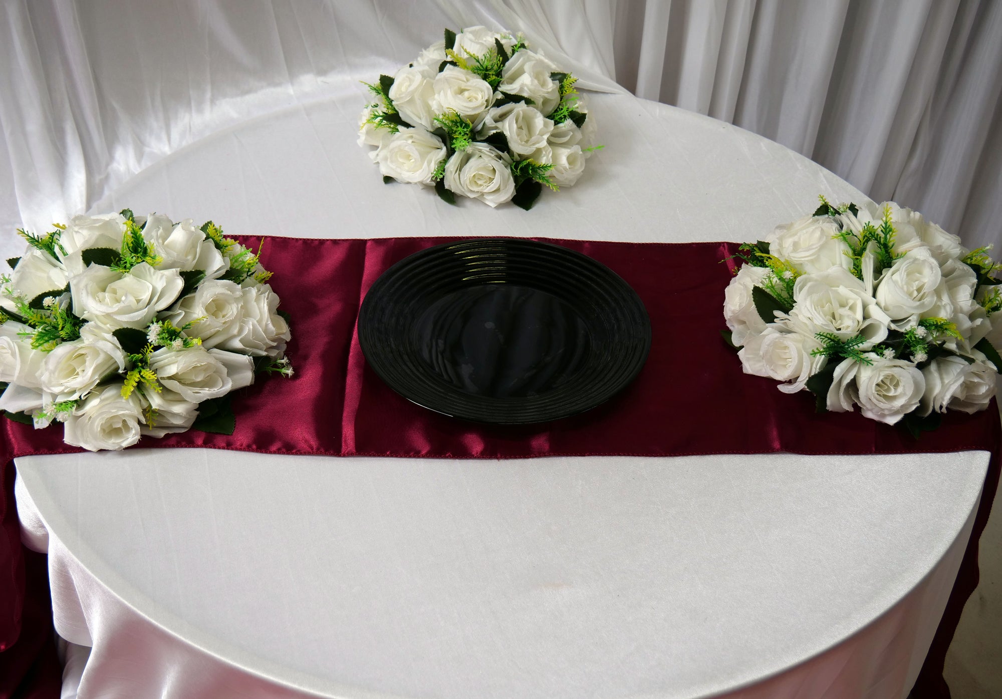 Location - Grande assiette ronde noire