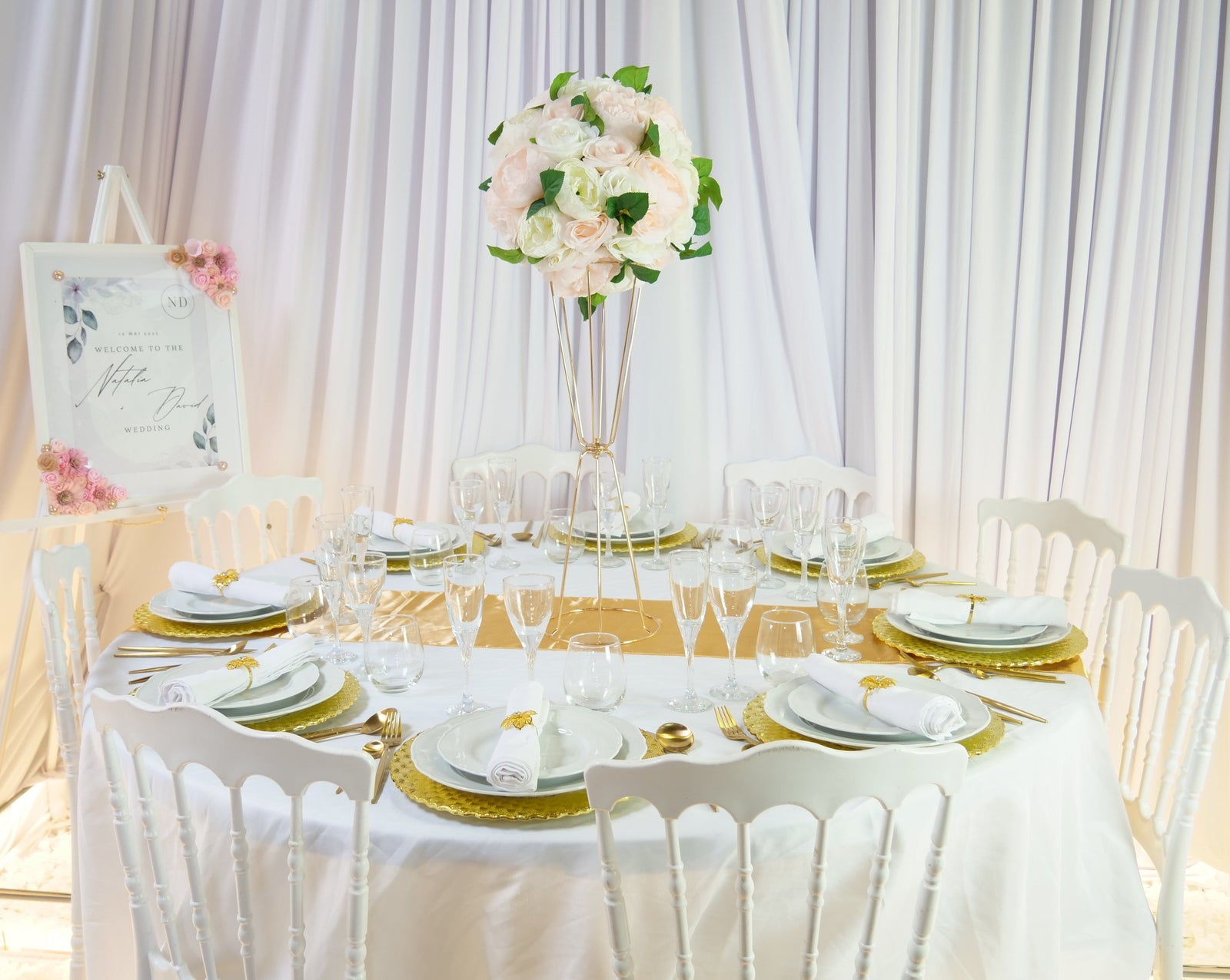 Location - [Table garnie PAP] Table garnie ronde 10 personnes - Rond Point Chic