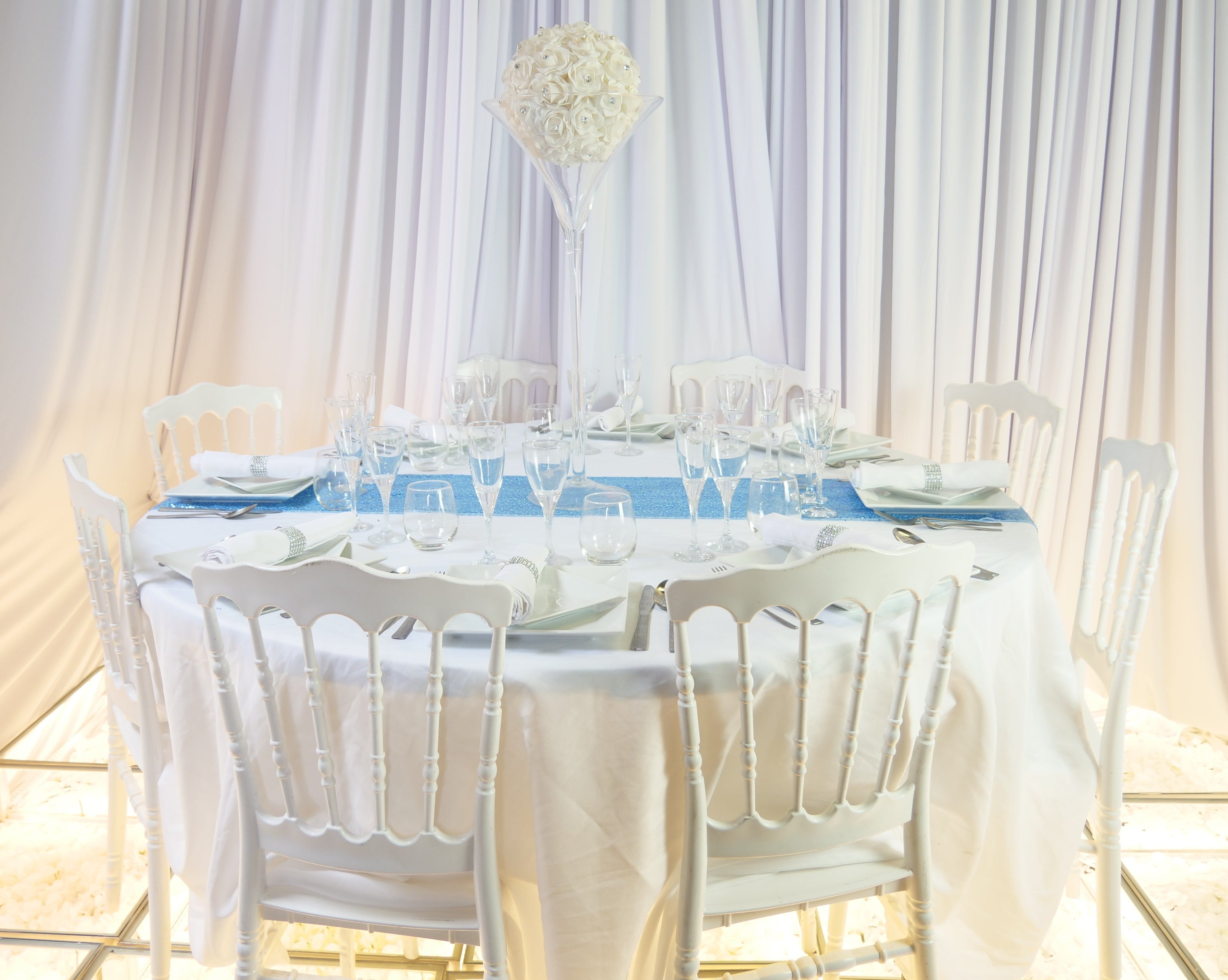 Location - [Table garnie PAP] Table garnie ronde 10 personnes - Lune d ...