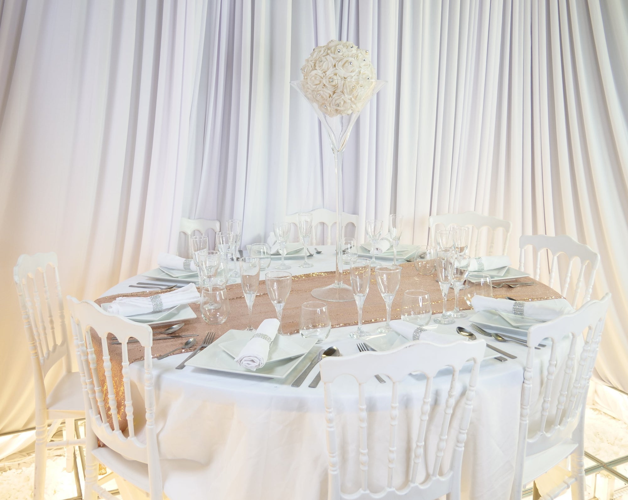 Location - [Table garnie PAP] Table garnie ronde 10 personnes - Odyssée Opulente
