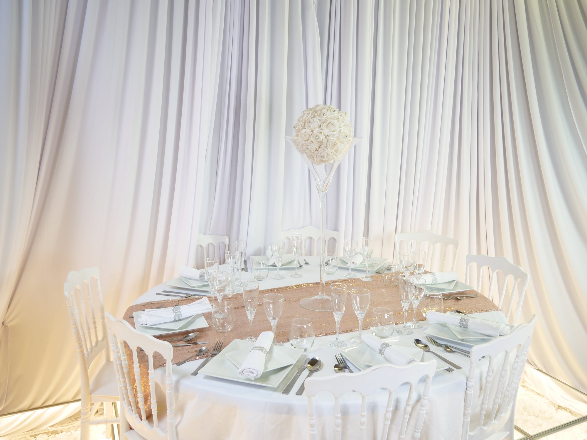 Location - [Table garnie PAP] Table garnie ronde 10 personnes - Odyssée Opulente