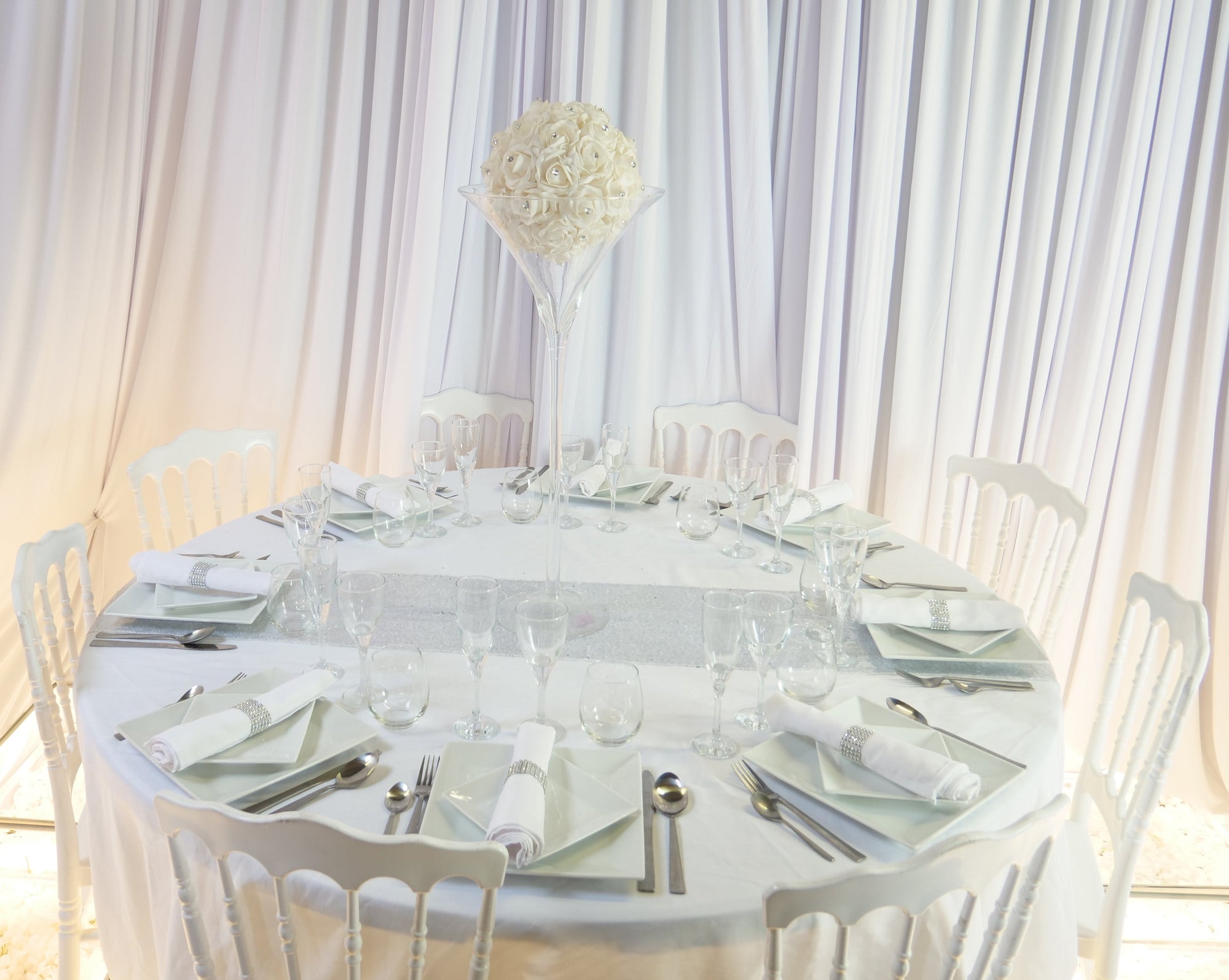 Location - [Table garnie PAP] Table garnie ronde 10 personnes - Reflet de Lune