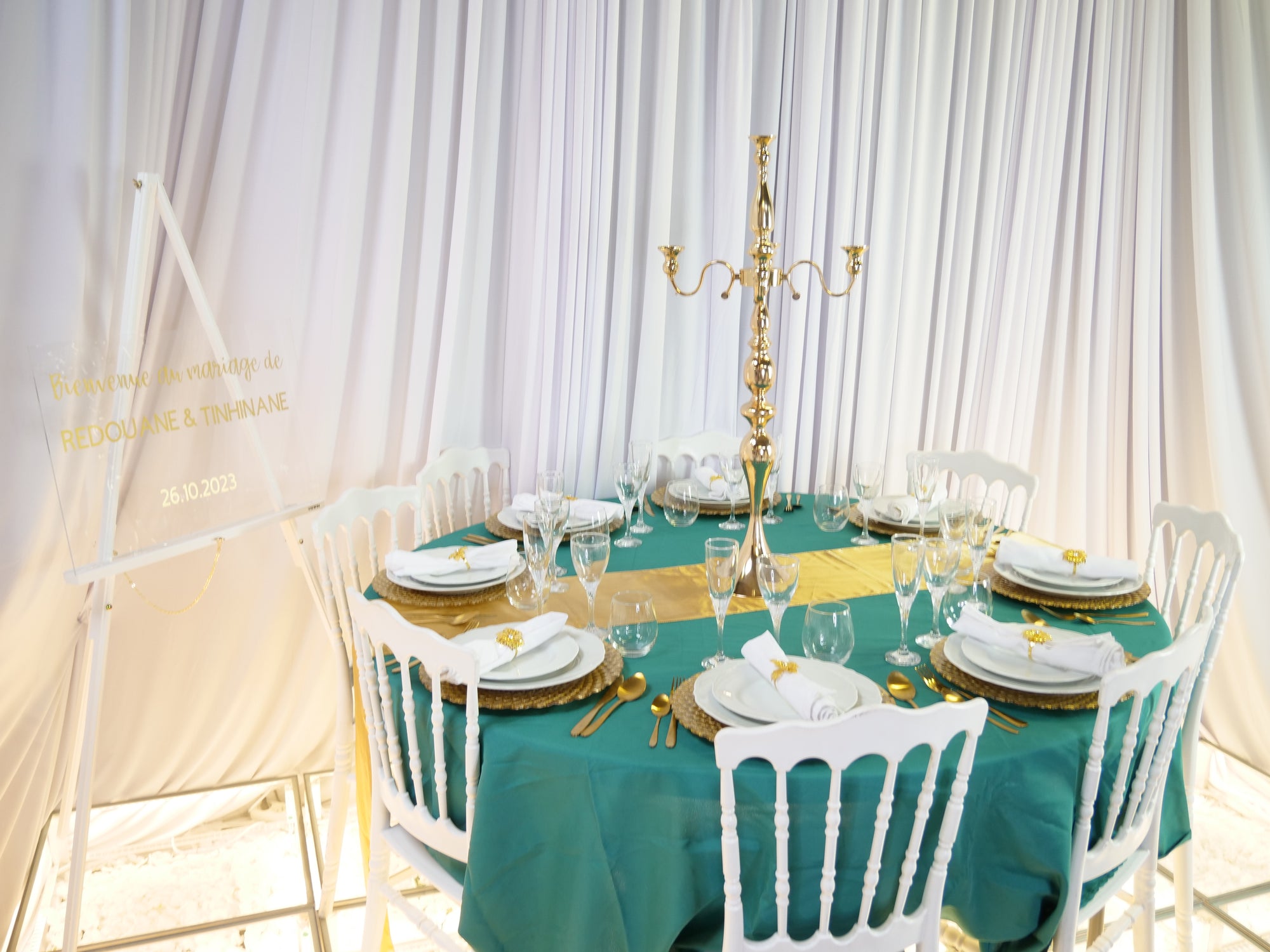 Location - [Table garnie PAP] Table garnie ronde 10 personnes - Olympe Nacré