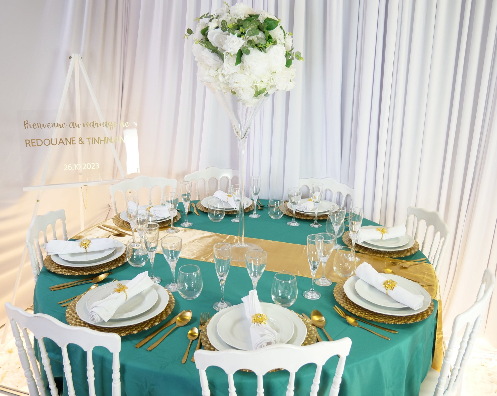 Location - [Table garnie PAP] Table garnie ronde 10 personnes - Rondeau des Félicités