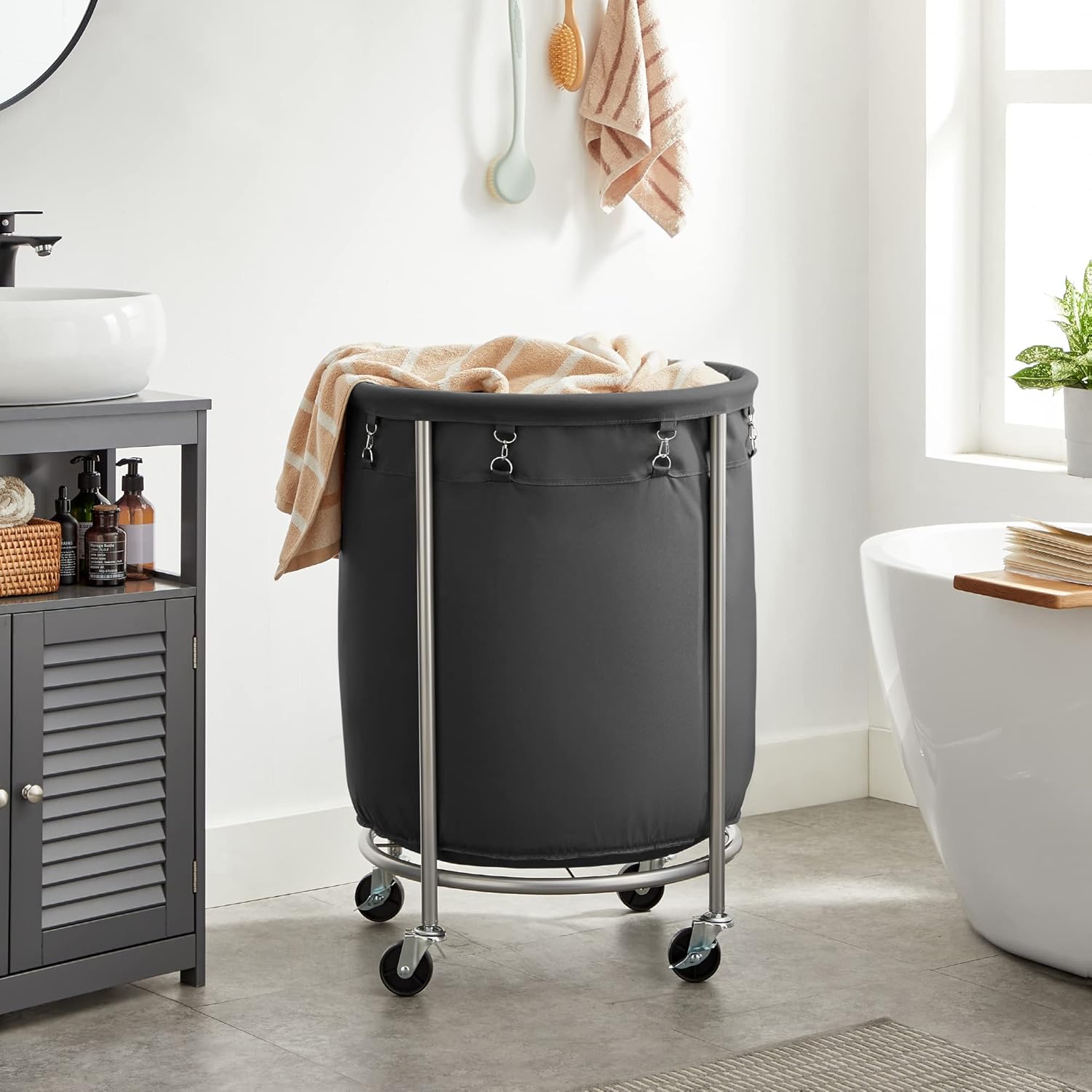 Location - Panier à Linge avec Roulettes 170L